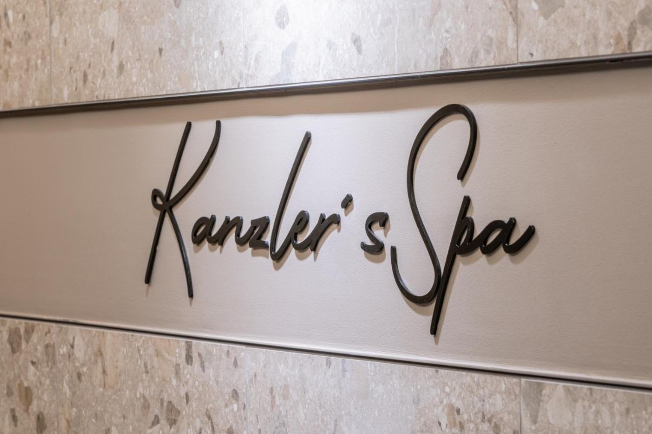 Wander- Und Wellnesshotel Kanzler باد ميترندورف المظهر الخارجي الصورة