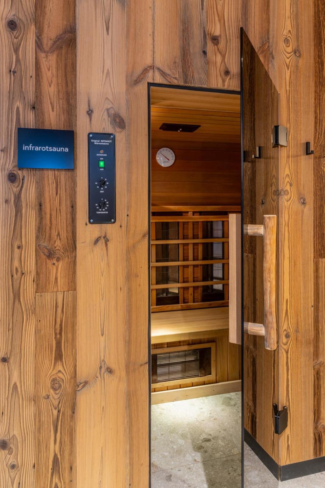 Wander- Und Wellnesshotel Kanzler باد ميترندورف المظهر الخارجي الصورة