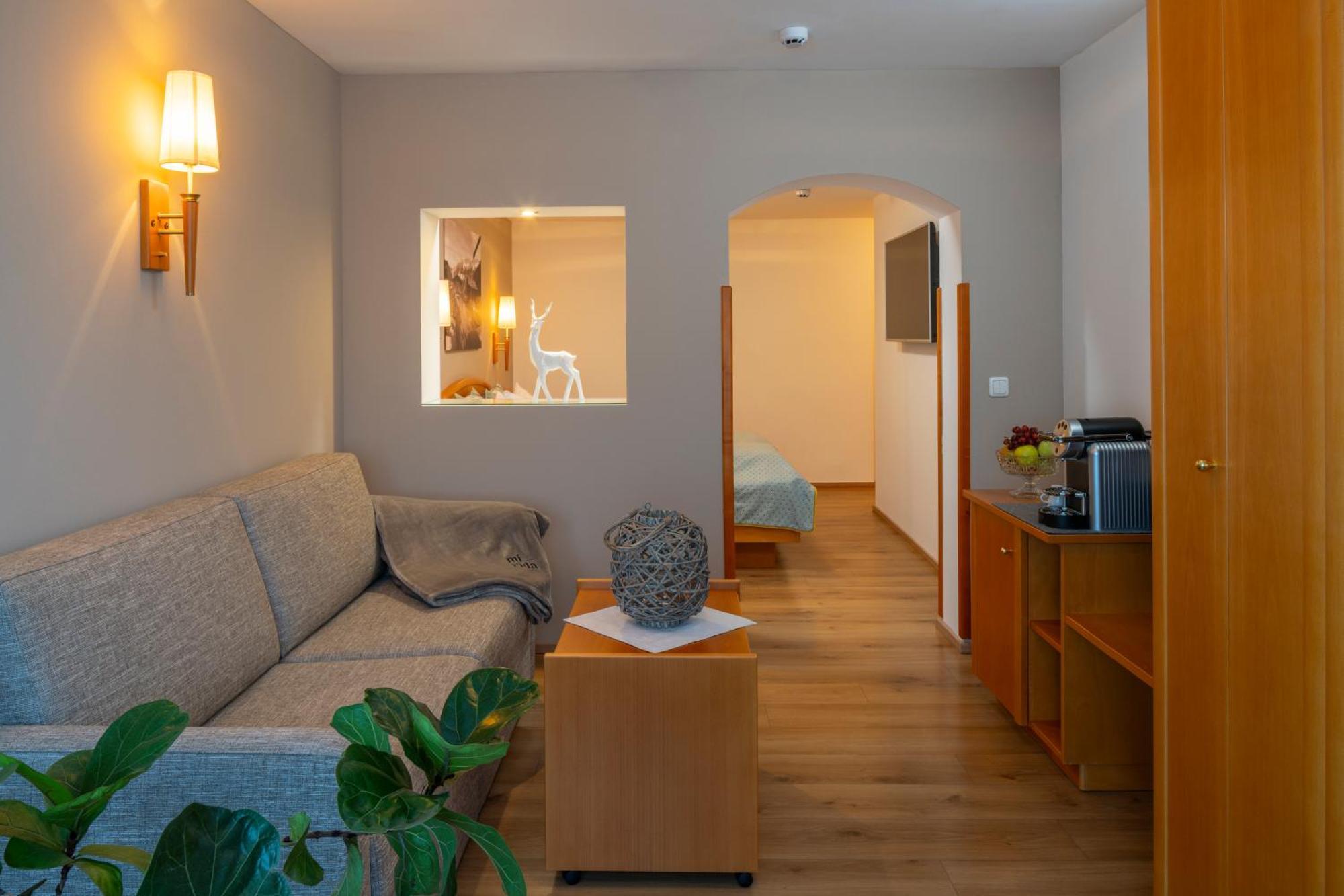 Wander- Und Wellnesshotel Kanzler باد ميترندورف المظهر الخارجي الصورة