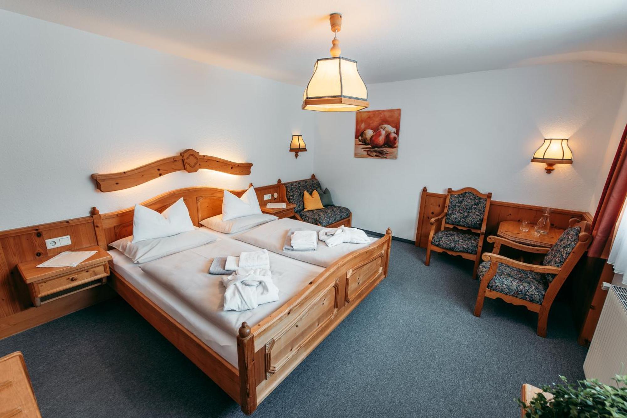 Wander- Und Wellnesshotel Kanzler باد ميترندورف المظهر الخارجي الصورة