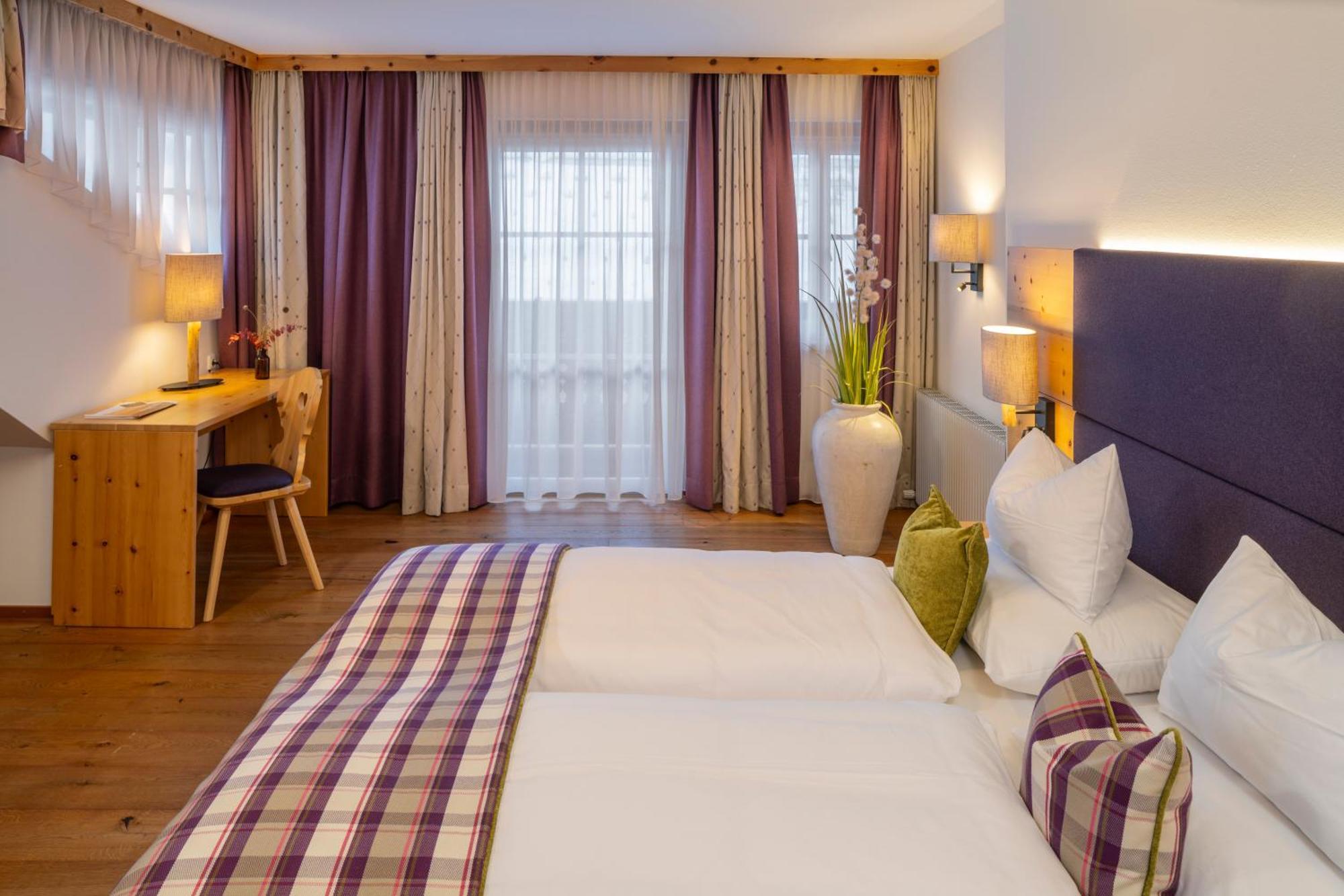 Wander- Und Wellnesshotel Kanzler باد ميترندورف المظهر الخارجي الصورة