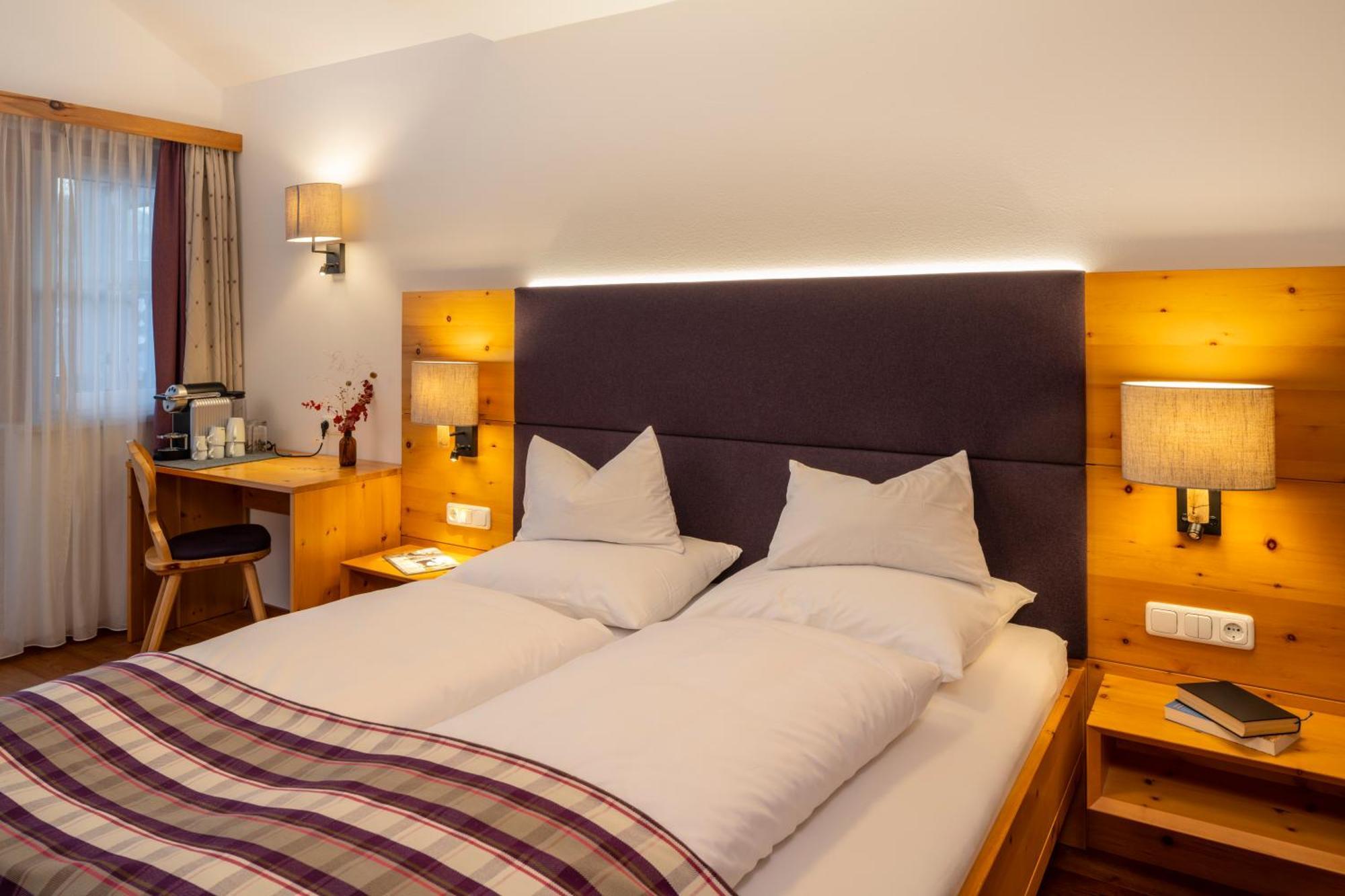 Wander- Und Wellnesshotel Kanzler باد ميترندورف المظهر الخارجي الصورة