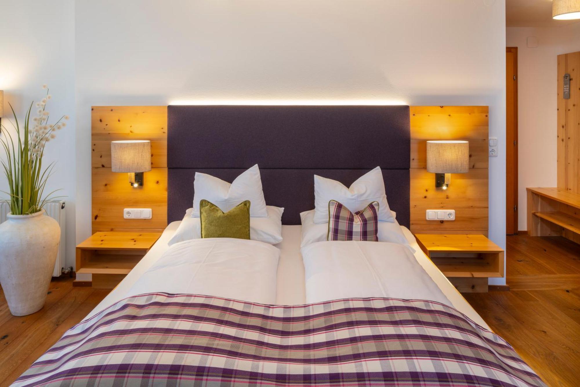 Wander- Und Wellnesshotel Kanzler باد ميترندورف المظهر الخارجي الصورة
